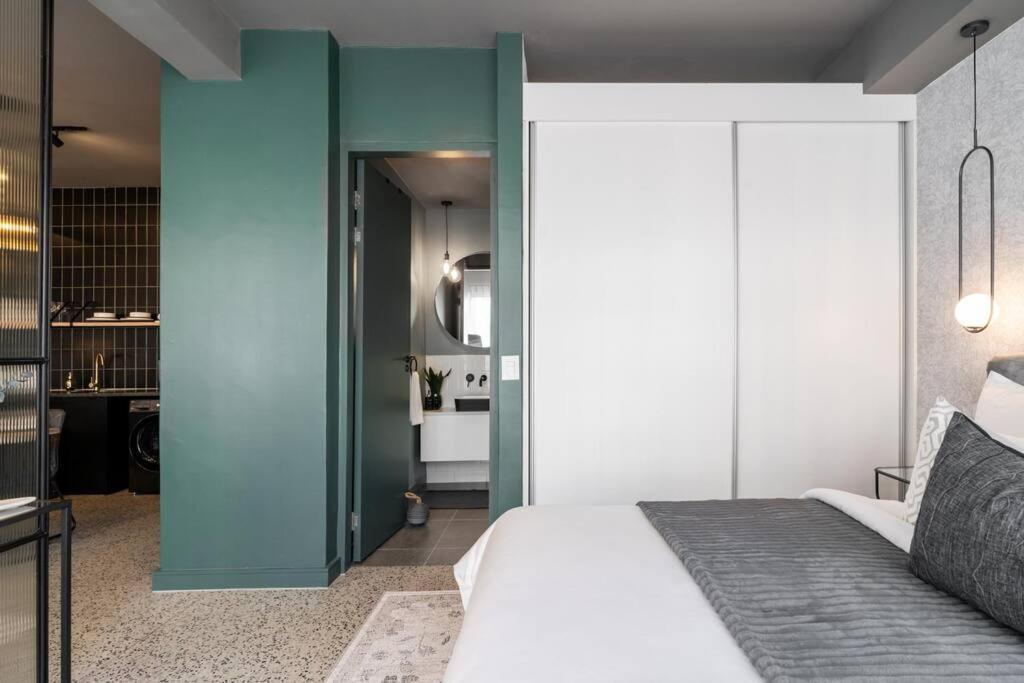 The Duke - Urban Modern 1 Bed Apartment