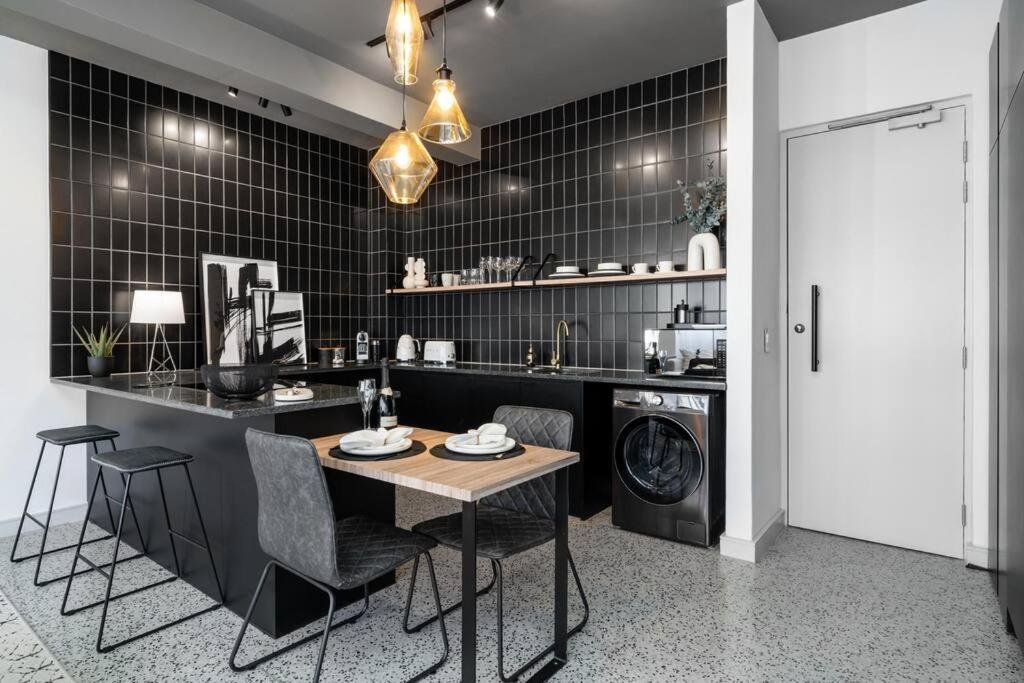 The Duke - Urban Modern 1 Bed Apartment